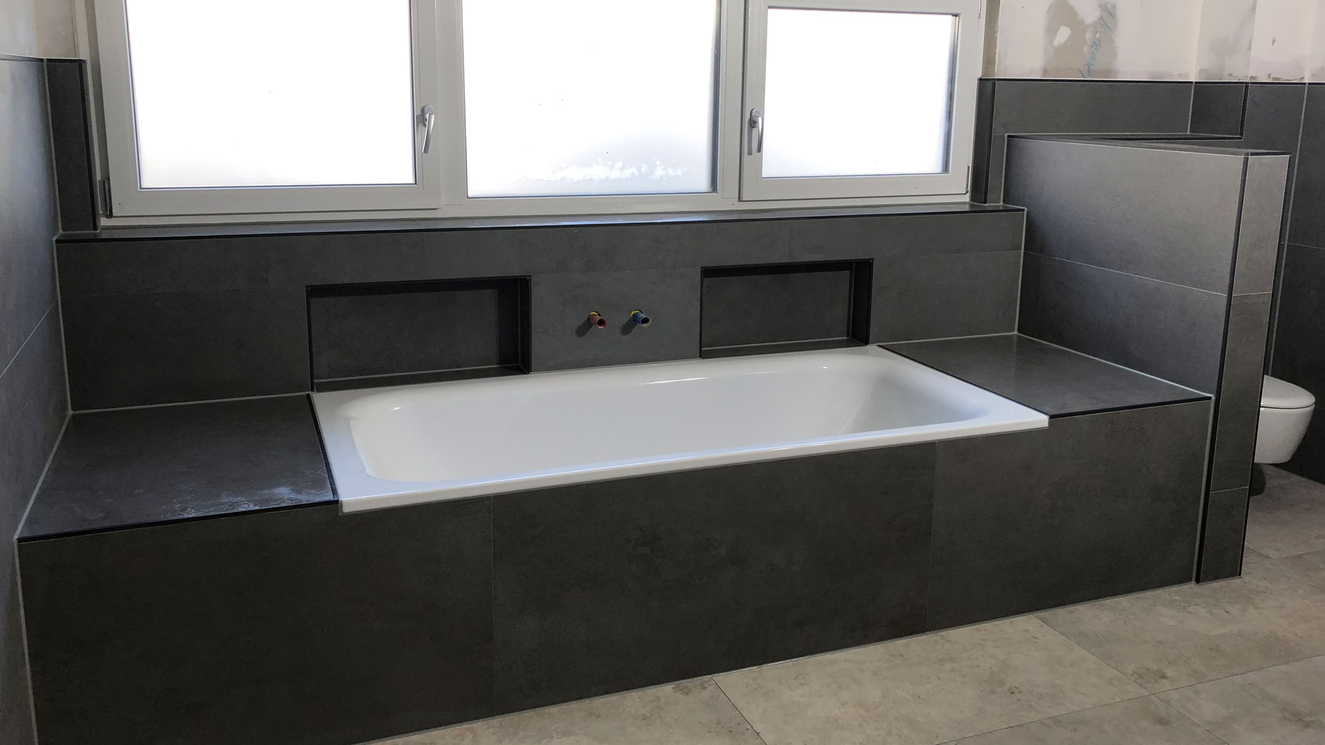 fliesenlegerarbeiten-badsanierung02_slider